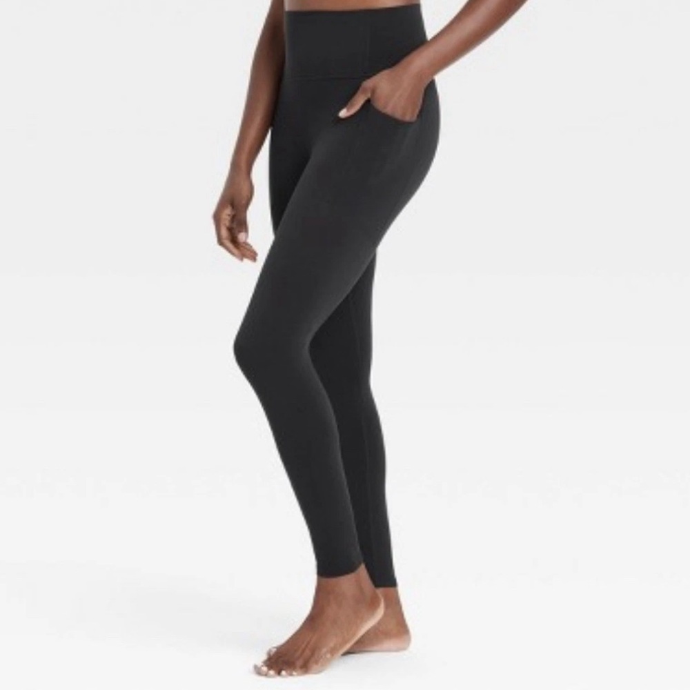 Women's Everyday Soft Ultra High-Rise Pocketed Leggings - All In Motion Black M